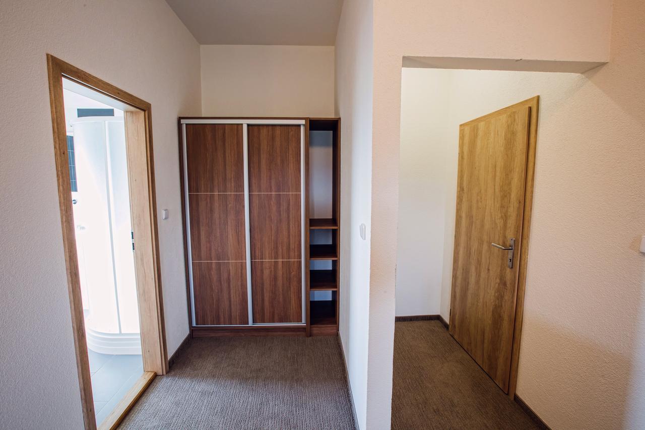 Hotel Na Sustne Krupá Exteriör bild
